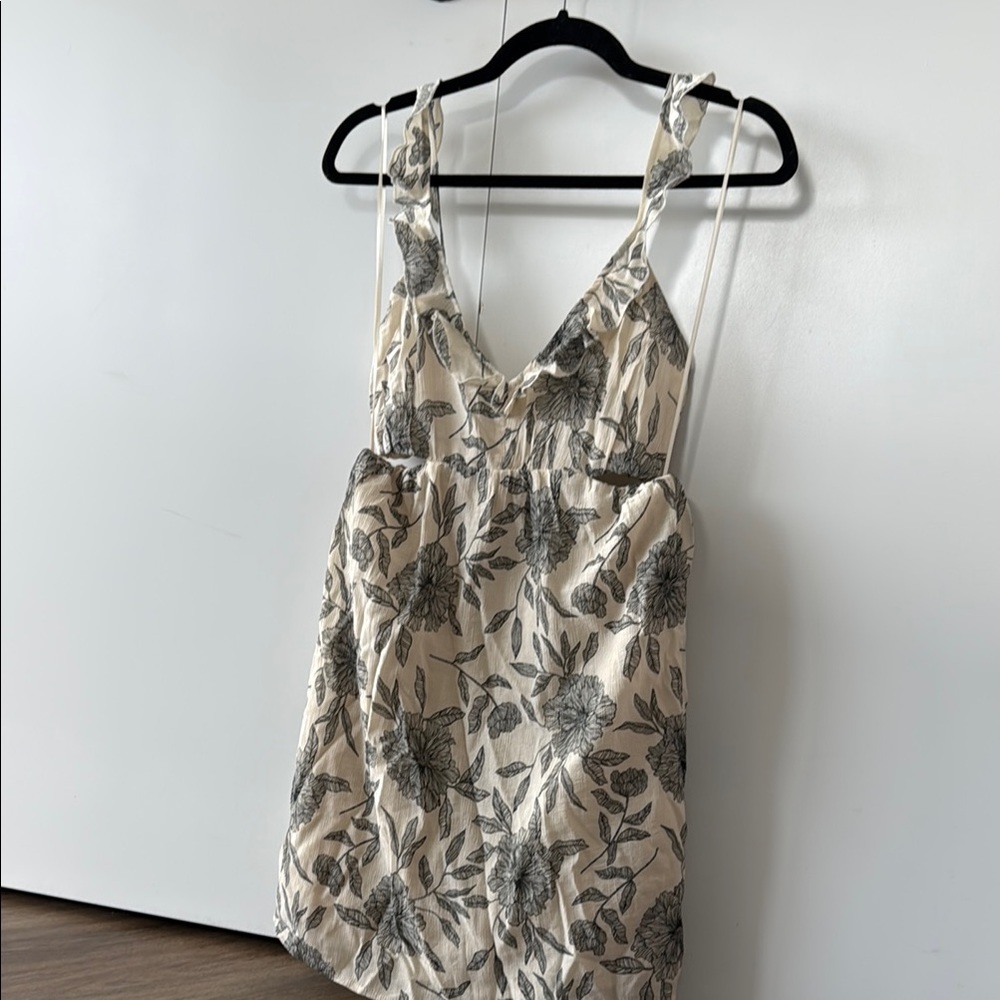 Abercrombie & Fitch Floral Print Dress with Black and Cream Design